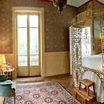 Hotel-musee Bagatelle Ириньи