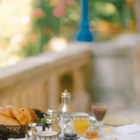 Hotel-musee Bagatelle Bed & Breakfast