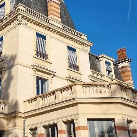Hotel-musee Bagatelle Bed & Breakfast 3*