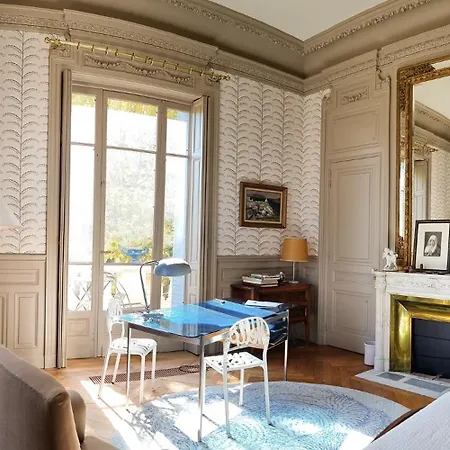 Bed & Breakfast Hotel-musee Bagatelle 3*