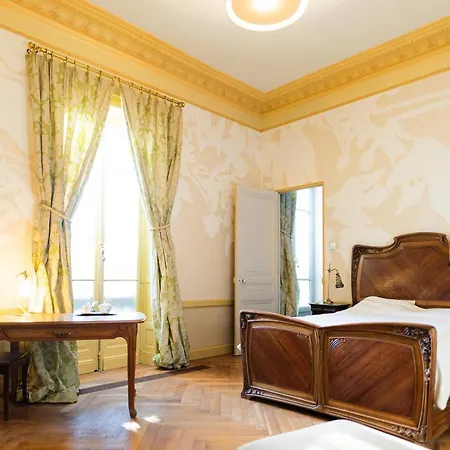 Hotel-musée Bagatelle Bed & Breakfast 3*