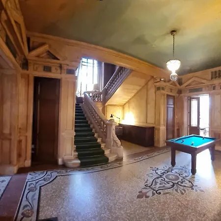 Bed & Breakfast Hotel-musee Bagatelle Irigny