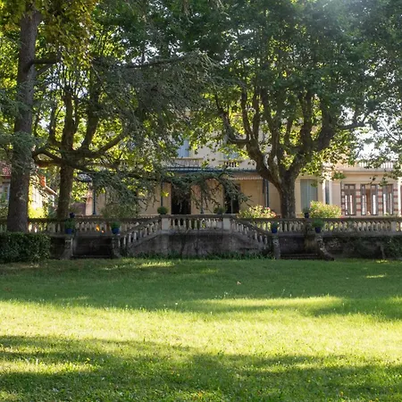 Hotel-musee Bagatelle Bed & Breakfast Irigny